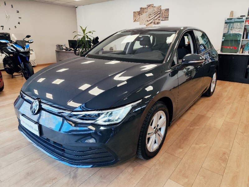 VOLKSWAGEN Golf 8ª serie